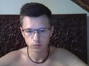 curlytwinkboy – webcam model profile photo Image 15