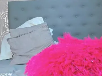 MiaDeliz – webcam model profile photo Image 18