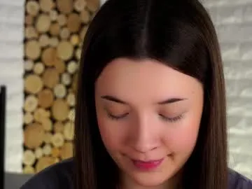 VictoriaMill – webcam model profile photo Image 13