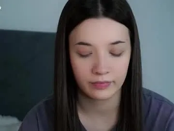 VictoriaMill – webcam model profile photo Image 2