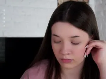 VictoriaMill – webcam model profile photo Image 8