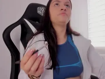 NikolJhones – webcam model profile photo Image 13