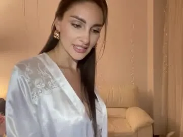 NikolJhones – webcam model profile photo Image 2