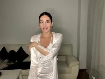 NikolJhones – webcam model profile photo Image 6