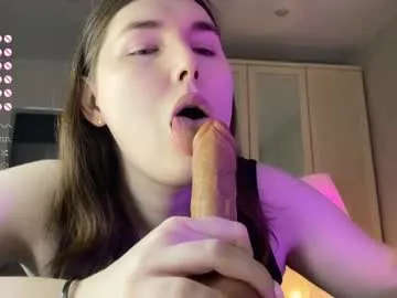 sweet_reverie – webcam model profile photo Image 14