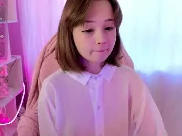 YingBao – webcam model profile photo Image 2