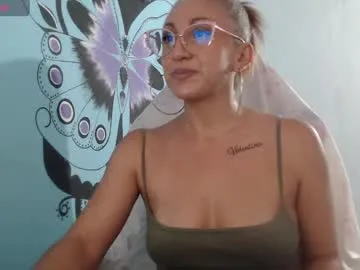 pinkypuppa – webcam model profile photo Image 2