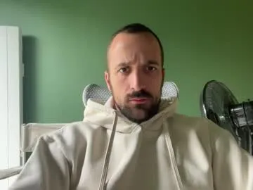 playussoftly – webcam model profile photo Image 2