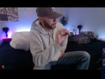 ululante – webcam model profile photo Image 11