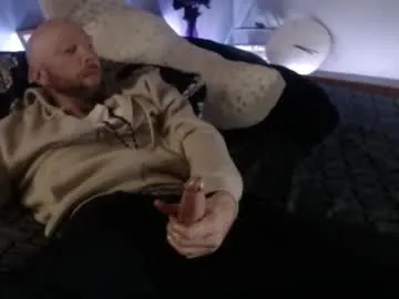 ululante – webcam model profile photo Image 14