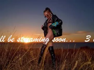 ohmymojo – webcam model profile photo Image 10