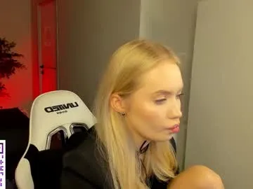 HillaryLewis – webcam model profile photo Image 4