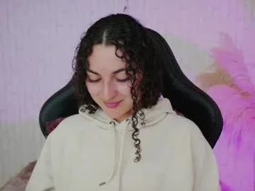 lustyaura – webcam model profile photo Image 10