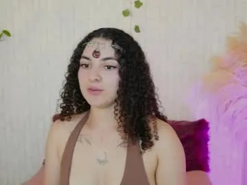 lustyaura – webcam model profile photo Image 14