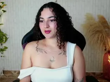 lustyaura – webcam model profile photo Image 2