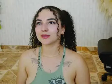 lustyaura – webcam model profile photo Image 4