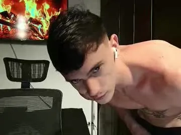 ululante – webcam model profile photo Image 12