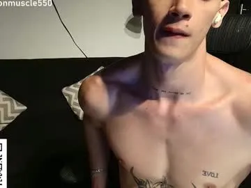 ululante – webcam model profile photo Image 14