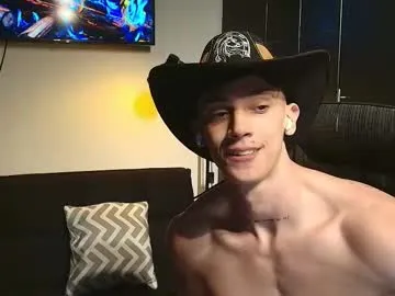 ululante – webcam model profile photo Image 9