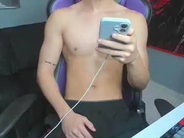 dongfatherproductions – webcam model profile photo Image 8