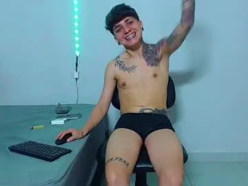 garret_alvin_ – webcam model profile photo Image 13