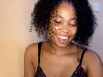 Karoll – webcam model profile photo Image 3