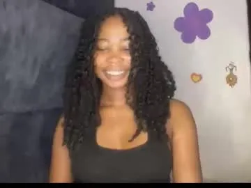 Karoll – webcam model profile photo Image 7