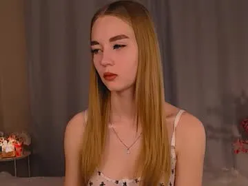 VioletFisher – webcam model profile photo Image 16