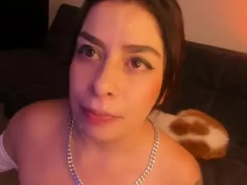 BellaLeen – webcam model profile photo Image 9