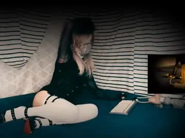 pinkadele – webcam model profile photo Image 3