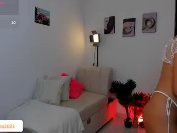 NoraTello – webcam model profile photo Image 17