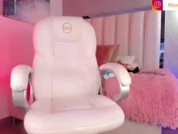 pinkadele – webcam model profile photo Image 8