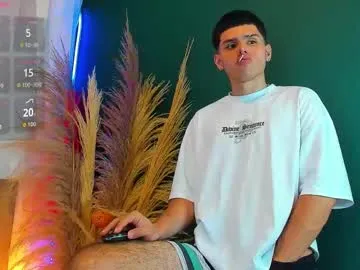 pizza_biceps – webcam model profile photo Image 17