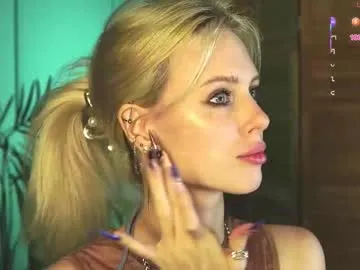 pacho_stormie – webcam model profile photo Image 7