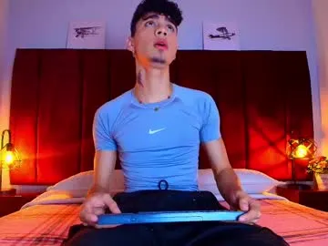 angelsofaurora – webcam model profile photo Image 14