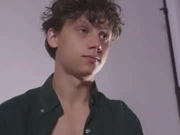 bro_friends – webcam model profile photo Image 16