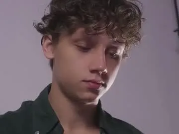 bro_friends – webcam model profile photo Image 17