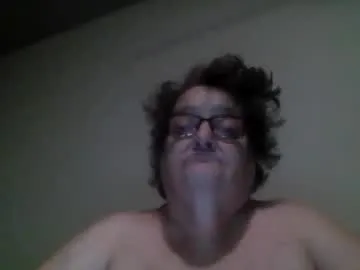 pinkypuppa – webcam model profile photo Image 2