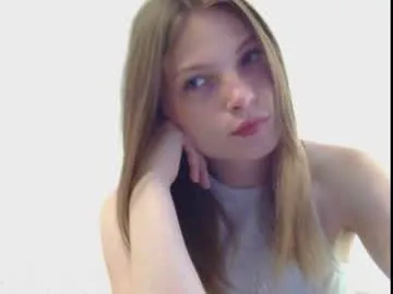 petites_perles – webcam model profile photo Image 2