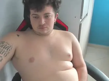 onewhiteboichub Image 7
