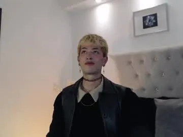 playussoftly – webcam model profile photo Image 11