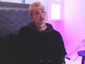 playussoftly – webcam model profile photo Image 4