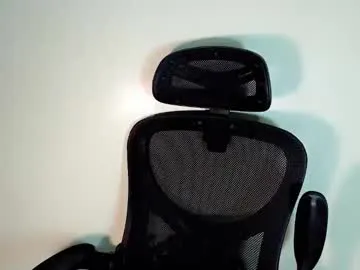 MiraKova – webcam model profile photo Image 12