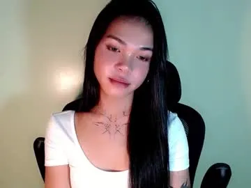 MiraKova – webcam model profile photo Image 4