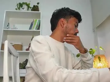 bright_diamonds_054 – webcam model profile photo Image 3