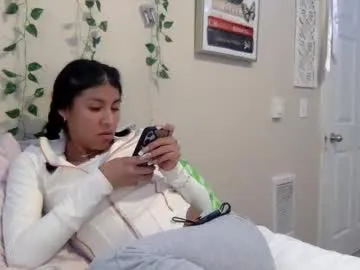 AlanaPearce – webcam model profile photo Image 7