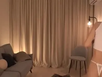 double_magic_ – webcam model profile photo Image 3