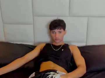 maxkaiden – webcam model profile photo Image 14
