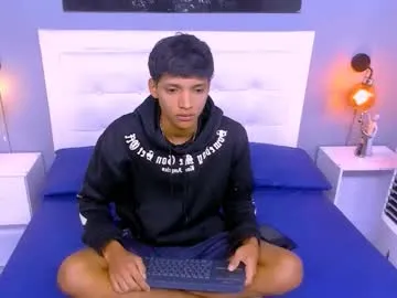 maxkaiden – webcam model profile photo Image 16