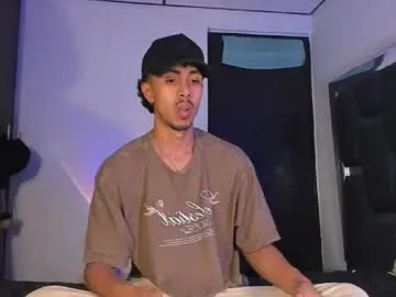 mr_maximo – webcam model profile photo Image 18